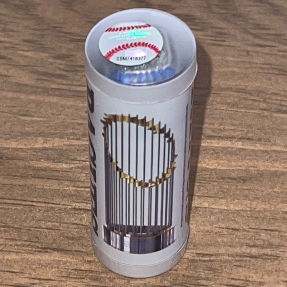Kansas City Royals Commemorative 2015 World Series Champions Ring - Picture 9 of 11